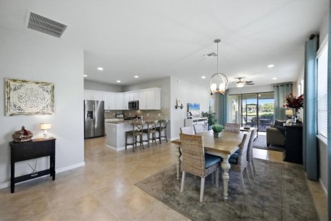 Villa ou maison à vendre à Lakewood Ranch, Floride: 2 chambres, 143.35 m2 № 2349969 - photo 8