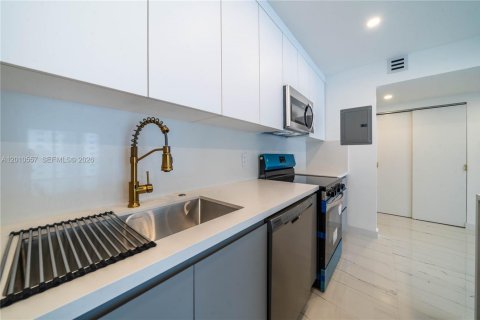 Condominio en alquiler en Sunny Isles Beach, Florida, 1 dormitorio, 93.37 m2 № 2073291 - foto 7