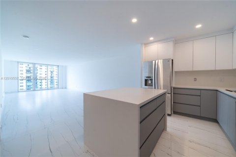 Condominio en alquiler en Sunny Isles Beach, Florida, 1 dormitorio, 93.37 m2 № 2073291 - foto 6