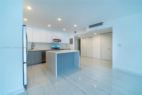 Condominio en alquiler en Sunny Isles Beach, Florida, 1 dormitorio, 93.37 m2 № 2073291 - foto 5
