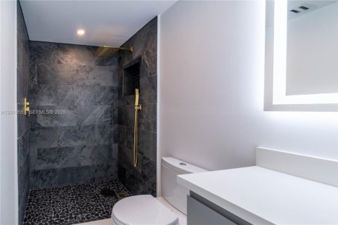 Condominio en alquiler en Sunny Isles Beach, Florida, 1 dormitorio, 93.37 m2 № 2073291 - foto 14