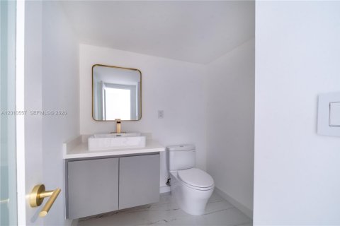 Condominio en alquiler en Sunny Isles Beach, Florida, 1 dormitorio, 93.37 m2 № 2073291 - foto 9