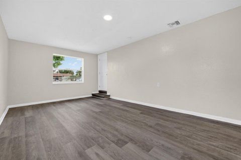 Villa ou maison à vendre à Belle Glade, Floride: 3 chambres, 110.74 m2 № 2176943 - photo 12