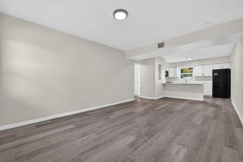 Villa ou maison à vendre à Belle Glade, Floride: 3 chambres, 110.74 m2 № 2176943 - photo 7
