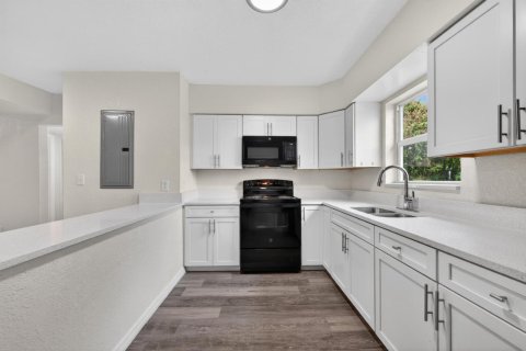 Villa ou maison à vendre à Belle Glade, Floride: 3 chambres, 110.74 m2 № 2176943 - photo 14