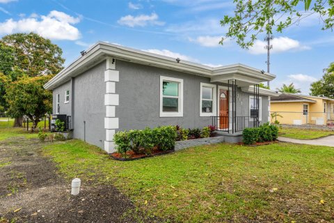 Villa ou maison à vendre à Belle Glade, Floride: 3 chambres, 110.74 m2 № 2176943 - photo 3