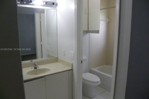 Townhouse in Homestead, Florida 2 bedrooms, 108.32 sq.m. № 2029605 - photo 5