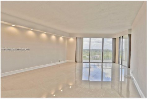 Copropriété à louer à Miami, Floride: 2 chambres, 108.14 m2 № 1877723 - photo 2