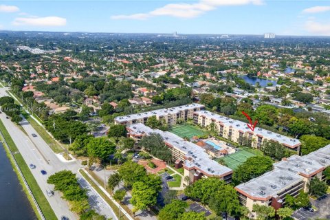 Купить кондоминиум в Плантация, Флорида 2 спальни, 87.33м2, № 1972841 - фото 2