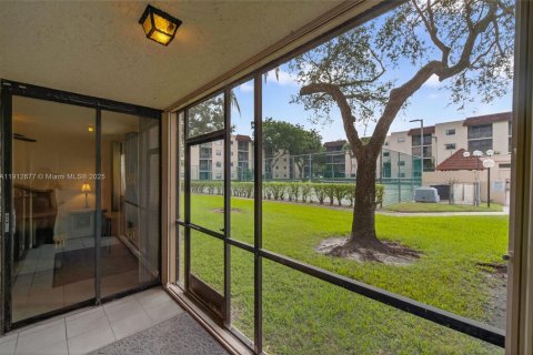 Купить кондоминиум в Плантация, Флорида 2 спальни, 87.33м2, № 1972841 - фото 6