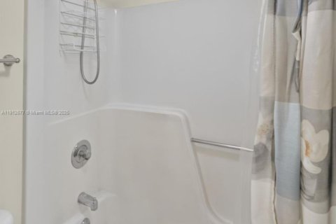 Купить кондоминиум в Плантация, Флорида 2 спальни, 87.33м2, № 1972841 - фото 24