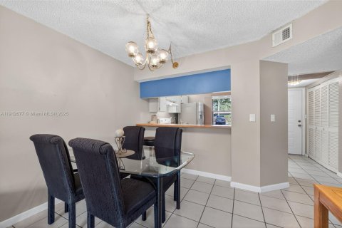 Купить кондоминиум в Плантация, Флорида 2 спальни, 87.33м2, № 1972841 - фото 11