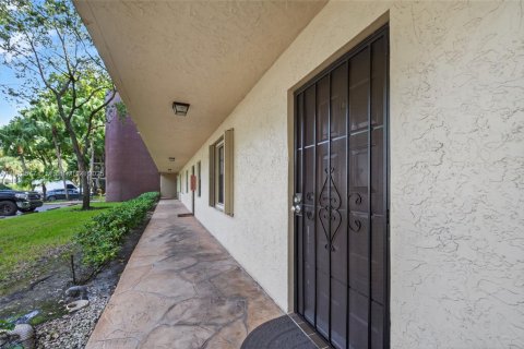 Купить кондоминиум в Плантация, Флорида 2 спальни, 87.33м2, № 1972841 - фото 5