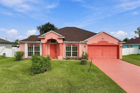 Villa ou maison à Port St. Lucie, Floride 3 chambres, 167.97 m2 № 2435567