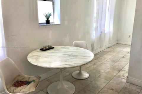 Condominio en alquiler en Miami Beach, Florida, 1 dormitorio, 43.85 m2 № 2081843 - foto 4