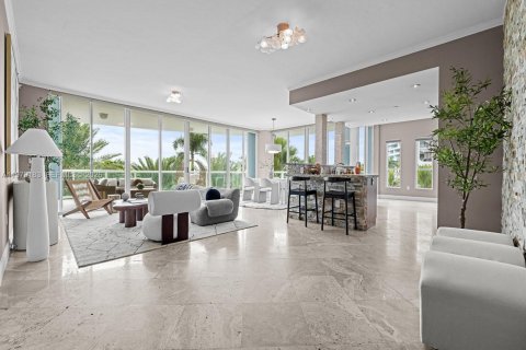 Condo à Miami, Floride, 3 chambres  № 2046022