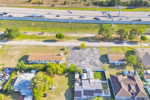 Commercial property in Miami Gardens, Florida № 1756753 - photo 20