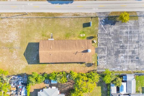 Commercial property in Miami Gardens, Florida № 1756753 - photo 18
