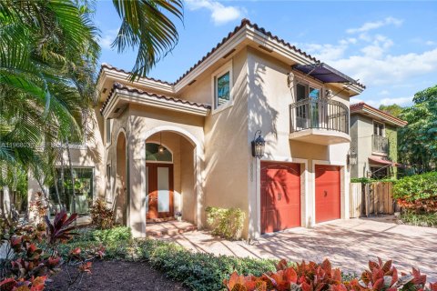 Casa en Miami, Florida 4 dormitorios, 298.12 m2 № 2029825