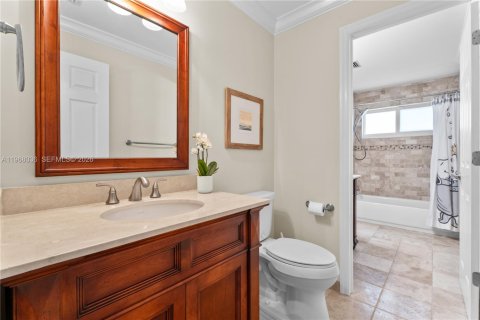 Casa en venta en Miami, Florida, 4 dormitorios, 298.12 m2 № 2029825 - foto 22