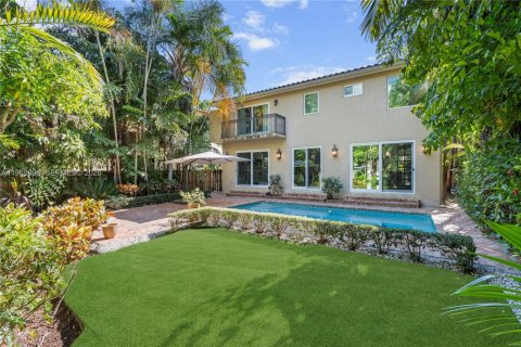 Casa en venta en Miami, Florida, 4 dormitorios, 298.12 m2 № 2029825 - foto 4