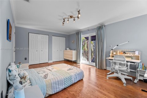 Casa en venta en Miami, Florida, 4 dormitorios, 298.12 m2 № 2029825 - foto 23