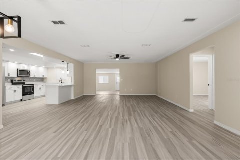 Casa en venta en Ocala, Florida, 4 dormitorios, 262.36 m2 № 1743043 - foto 9