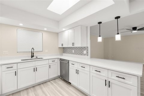 Casa en venta en Ocala, Florida, 4 dormitorios, 262.36 m2 № 1743043 - foto 14