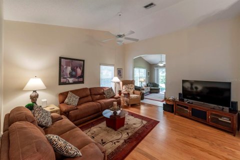 Duplex in Mount Dora, Florida 2 bedrooms, 116.31 sq.m. № 1908931 - photo 7