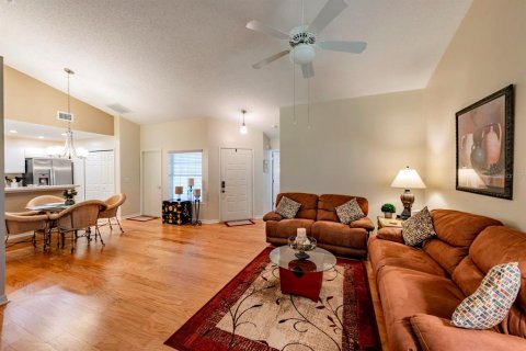Duplex in Mount Dora, Florida 2 bedrooms, 116.31 sq.m. № 1908931 - photo 6