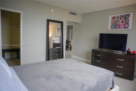 Condominio en venta en Hollywood, Florida, 1 dormitorio, 106.47 m2 № 1937681 - foto 14