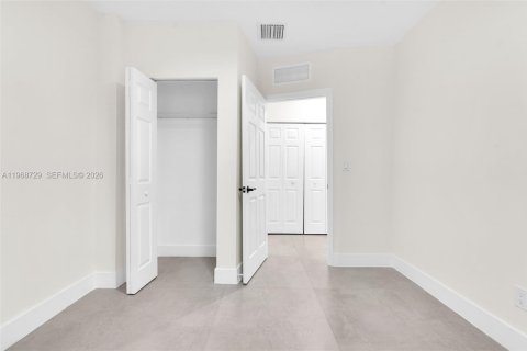Villa ou maison à louer à Miami, Floride: 4 chambres, 109.53 m2 № 2030800 - photo 17