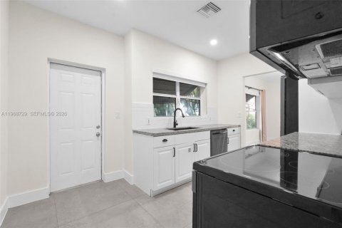 Villa ou maison à louer à Miami, Floride: 4 chambres, 109.53 m2 № 2030800 - photo 21