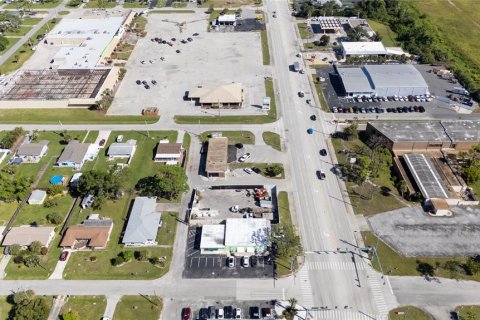 Commercial property in Englewood, Florida 84.45 sq.m. № 2235357 - photo 9
