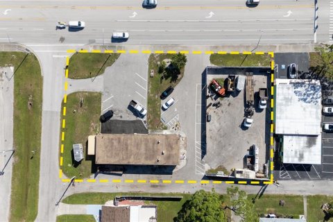 Commercial property in Englewood, Florida 84.45 sq.m. № 2235357