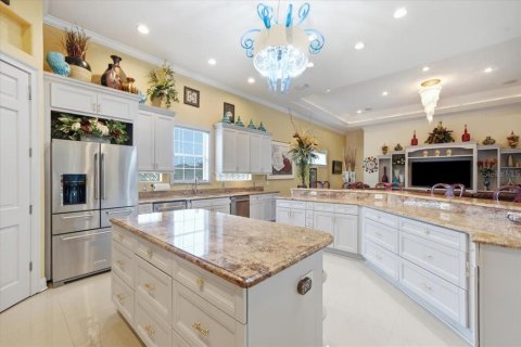 House in Lutz, Florida 8 bedrooms, 803.6 sq.m. № 2235413 - photo 18