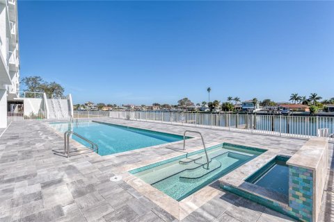 Condominio en alquiler en Clearwater, Florida, 3 dormitorios, 159.33 m2 № 1522332 - foto 30