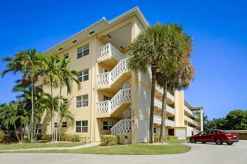Condo in Deerfield Beach, Florida, 2 bedrooms  № 2173166