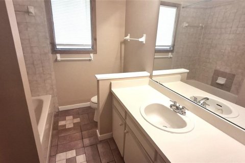 House in Altamonte Springs, Florida 4 bedrooms, 276.01 sq.m. № 1757552 - photo 15