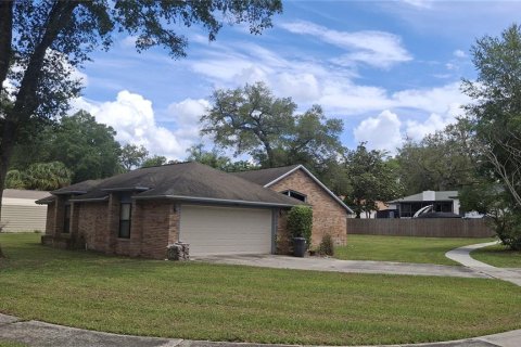 House in Altamonte Springs, Florida 4 bedrooms, 276.01 sq.m. № 1757552 - photo 3