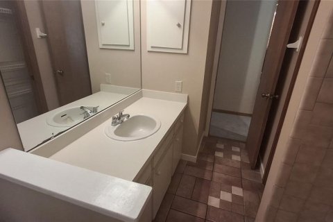 House in Altamonte Springs, Florida 4 bedrooms, 276.01 sq.m. № 1757552 - photo 17