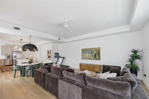 Adosado en venta en Orlando, Florida, 3 dormitorios, 159.05 m2 № 2124945 - foto 2