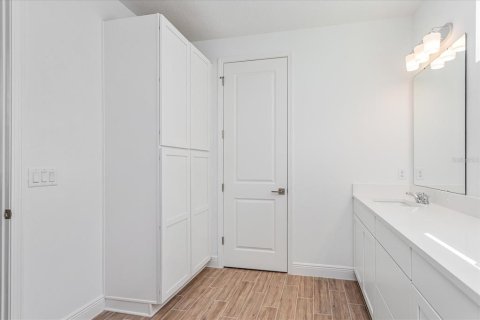 Casa en venta en Orlando, Florida, 4 dormitorios, 208.75 m2 № 1758378 - foto 14