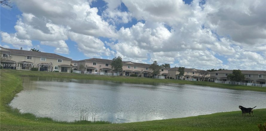 Touwnhouse à Tamarac, Floride 2 chambres, 114.27 m2 № 1996339