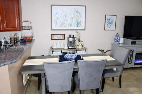 Touwnhouse à louer à Tamarac, Floride: 2 chambres, 114.27 m2 № 1996339 - photo 9