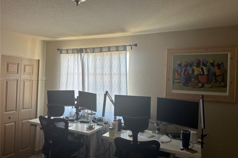 Touwnhouse à louer à Tamarac, Floride: 2 chambres, 114.27 m2 № 1996339 - photo 21