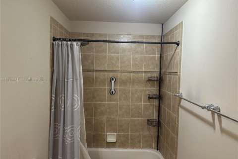 Touwnhouse à louer à Tamarac, Floride: 2 chambres, 114.27 m2 № 1996339 - photo 24