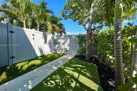 Apartamento en alquiler en Fort Lauderdale, Florida, 2 dormitorios, 106.84 m2 № 1933231 - foto 16