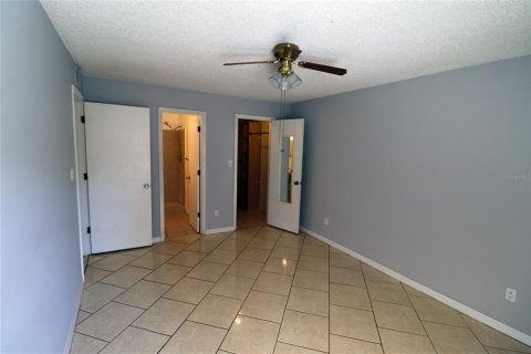 Condo in Orlando, Florida, 2 bedrooms  № 2431645 - photo 9