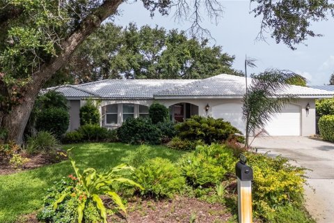 House in Venice, Florida 3 bedrooms, 176.7 sq.m. № 2351781